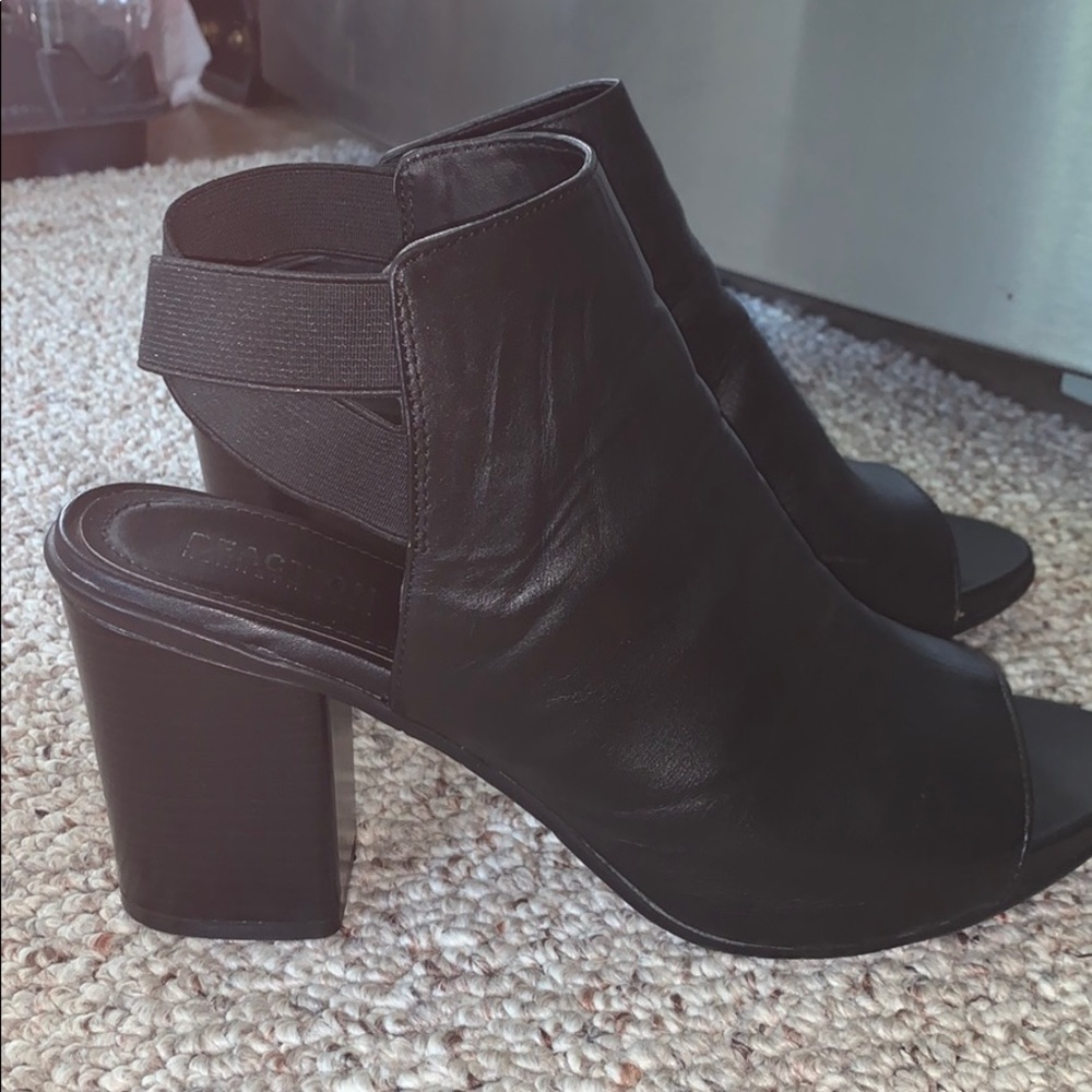 Kenneth Cole heels